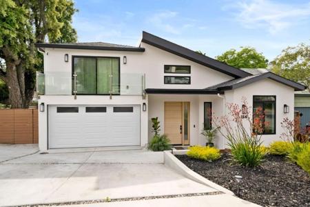 754 Cordilleras Avenue