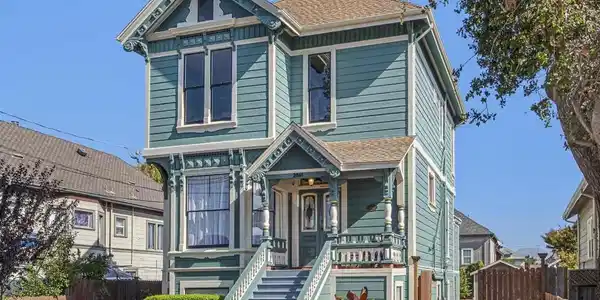 2061 Buena Vista Ave