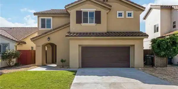 4560 Del Mar