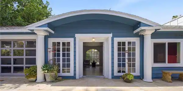 837 Venice Blvd
