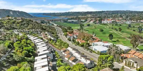 2433 La Costa Ave.