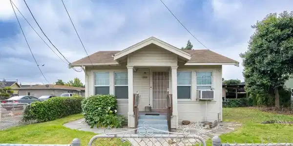 555 Laurel Avenue