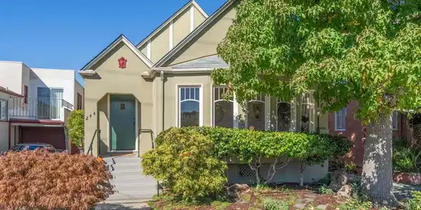 244 W Broadmoor Blvd
