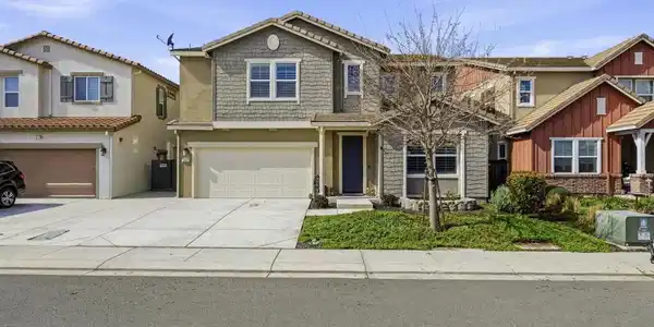 369 Parkfield Way