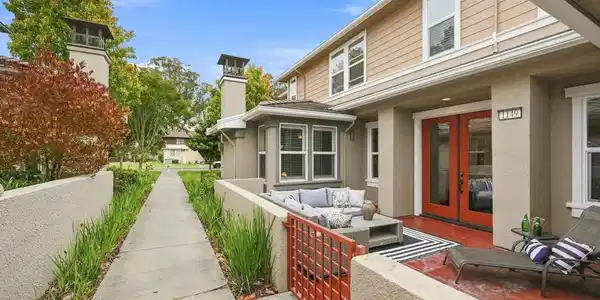 1149 Azuar Ave