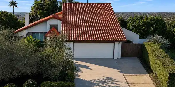6433 La Paloma St