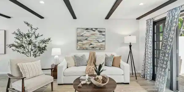 8680 Villa La Jolla Dr