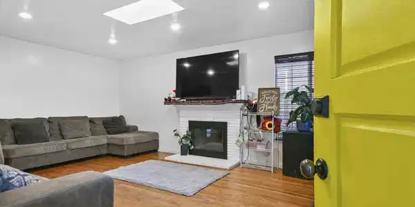 447 S 16Th St