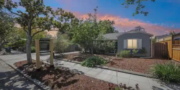 444 Matadero Avenue