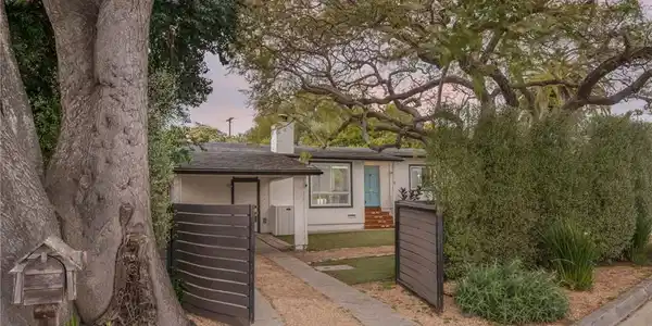 1102 Del Mar