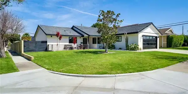 10413 Egret Avenue