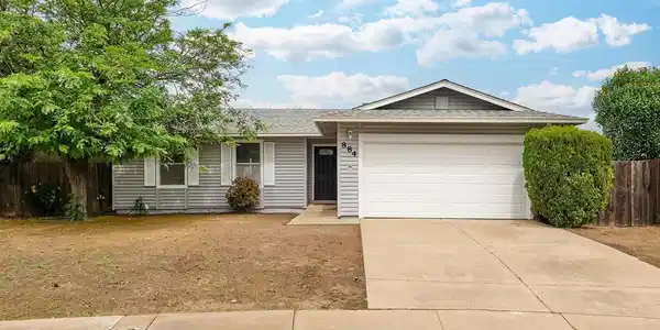 884 Serrana Ct