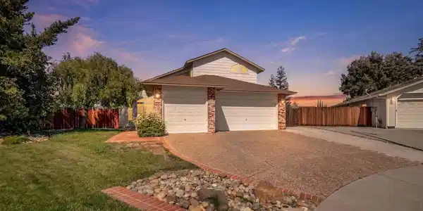 1806 Locke Court