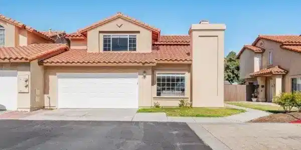 1527 Avenida Rosa