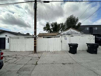 3549 51 42nd St