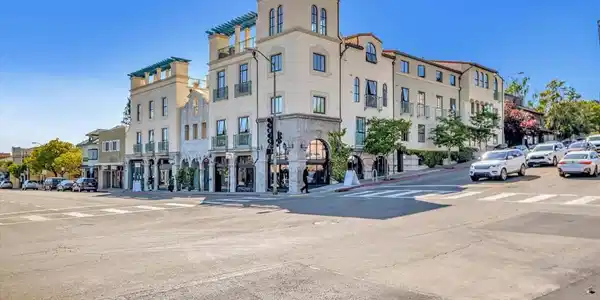 4395 Piedmont Ave