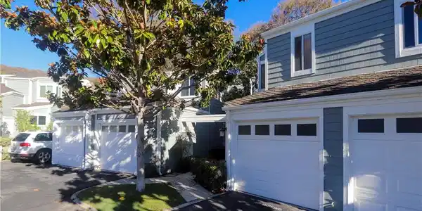 302 San Nicholas