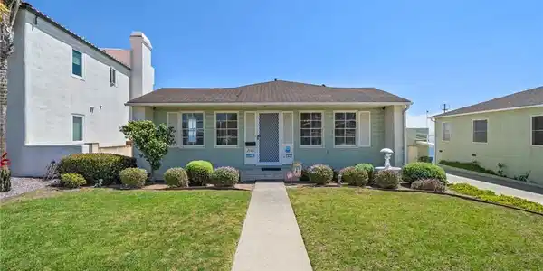 2723 S Averill