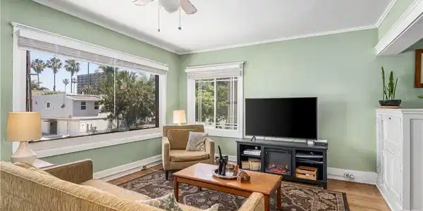 218 W 9th Street