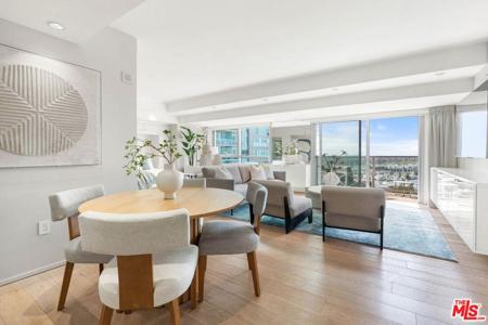 13700 Marina Pointe Drive