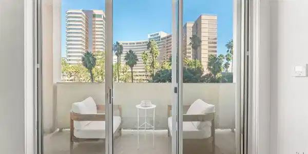 388 E Ocean Boulevard