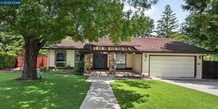 10 Edie Ct