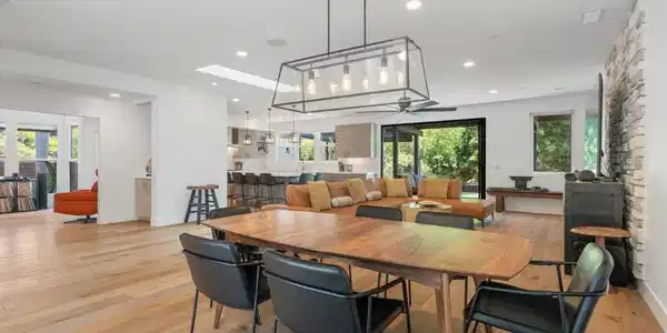 1180 Devonshire Dr