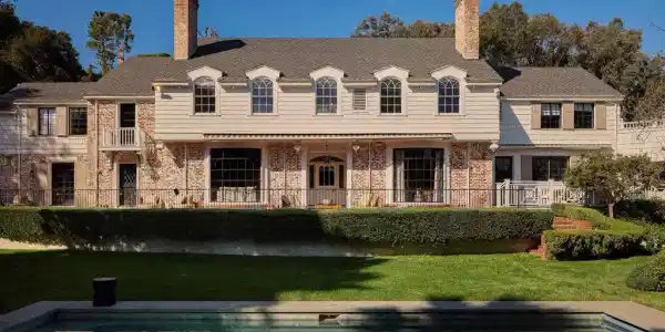1141 Maroney Lane