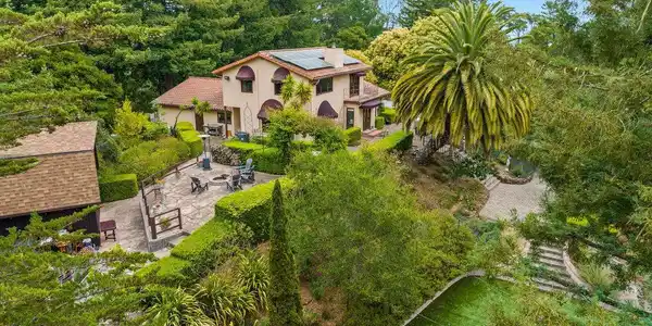 780 Calabasas Road