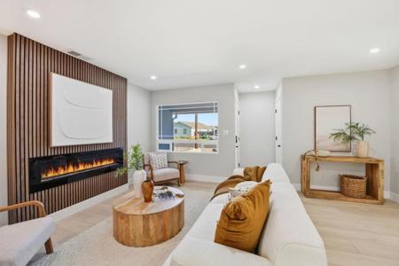 15881 Paseo Largavista