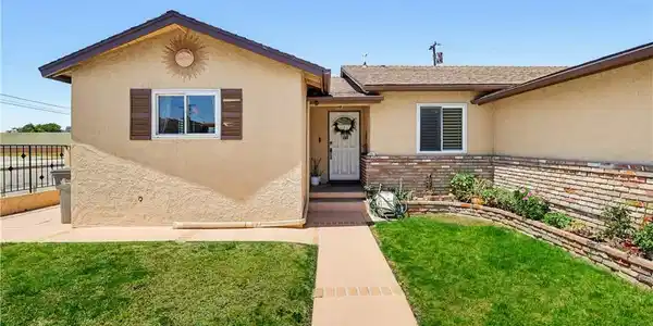 555 W Shadwell