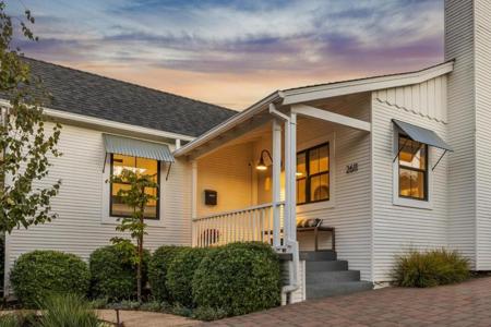 2611 Thornhill Drive