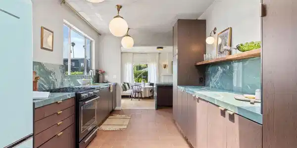 818 Palms Boulevard