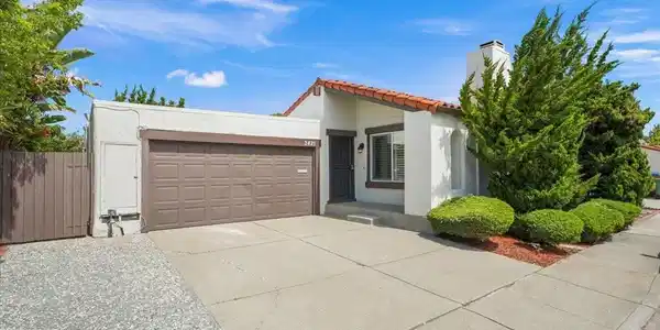 2421 Corriea Way