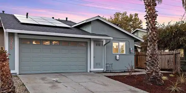 3575 Desanie Cir