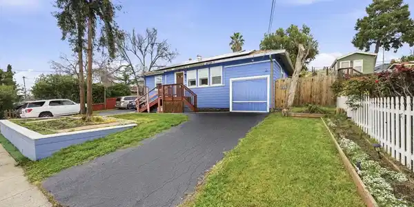 1925 Solano way