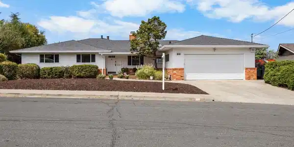 1834 Skyview Dr
