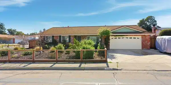 1194 Ventura Dr