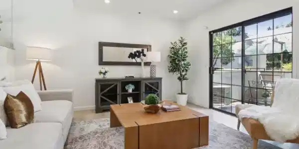 767 Loma Verde