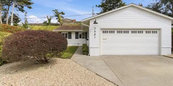 2581 Wentworth Drive