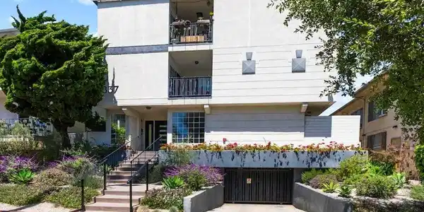 837 Lincoln Boulevard