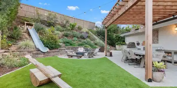 3343 Del Rio Ct