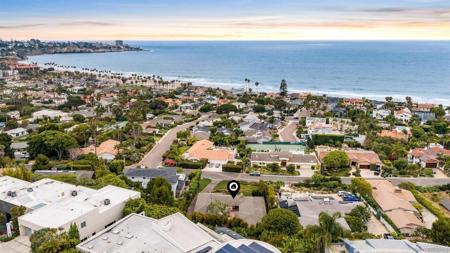 8511 Avenida De Las Ondas
