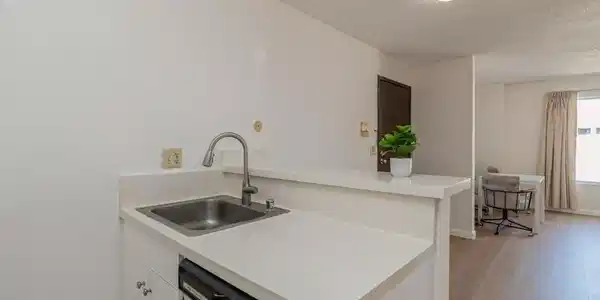 2005 Pleasant Valley Ave