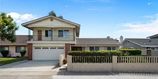 16632 Robert Lane