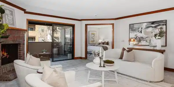 8840 Villa La Jolla Dr