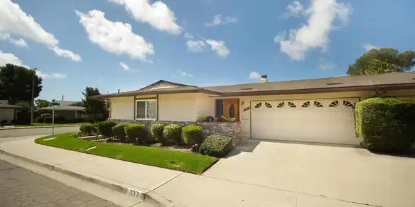 337 E Elfin Green