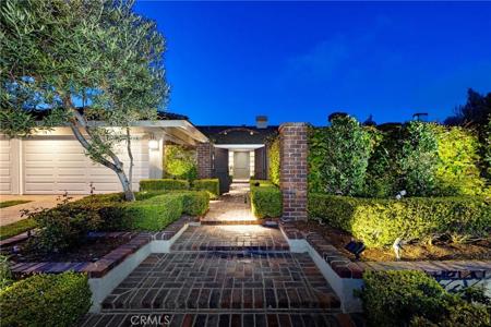 877 Sandcastle Drive