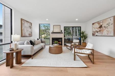 1081 Beach Park Boulevard