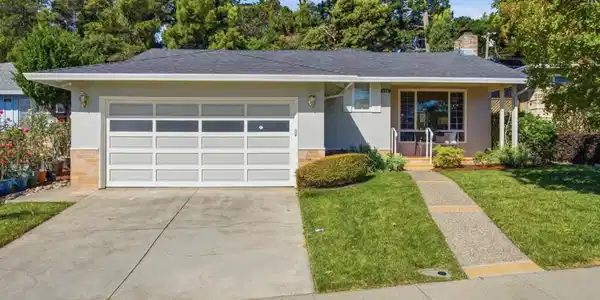 325 Palomar Court